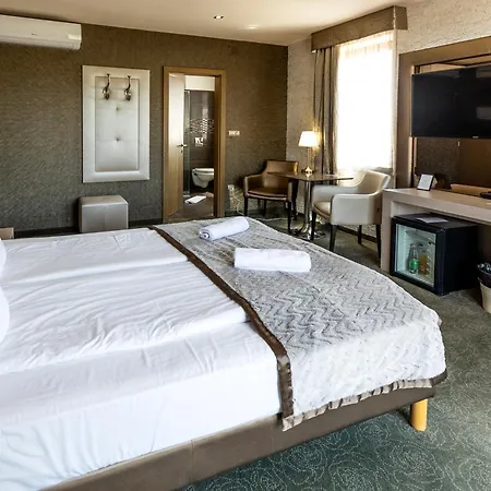 Hotel Mirage 4*