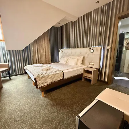Mirage Отель 4*